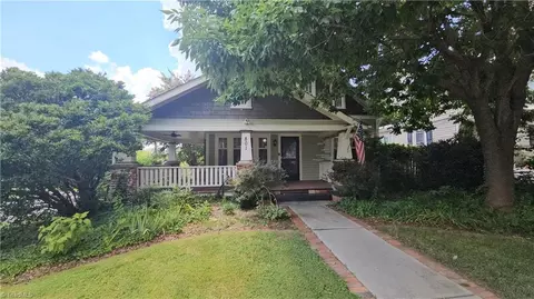 801 Carrick St, High Point, NC 27262