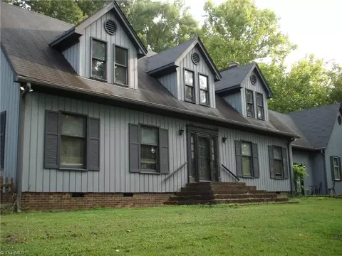 4700 Kinnamon Rd, Winston Salem, NC 27103