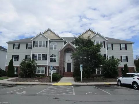 1625 Cherry Blossom Ln #103, Winston Salem, NC 27127