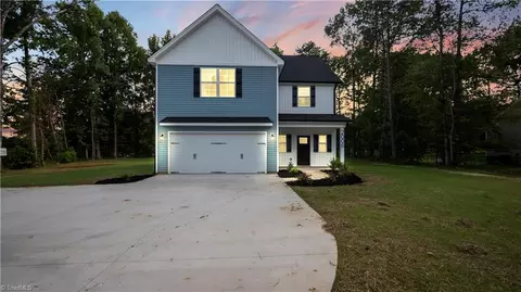 2006 Darrin Dr, Greensboro, NC 27405