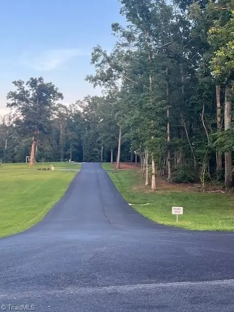 154 Sailors Rest Dr, Lexington, NC 27292