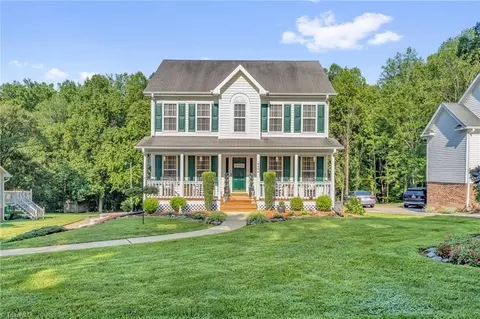 8404 Coachman Ln, Rural Hall, NC 27045