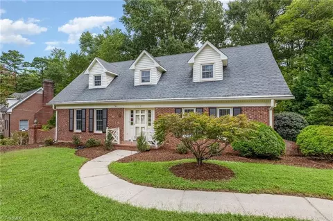 1020 Sweetbriar Rd, High Point, NC 27262