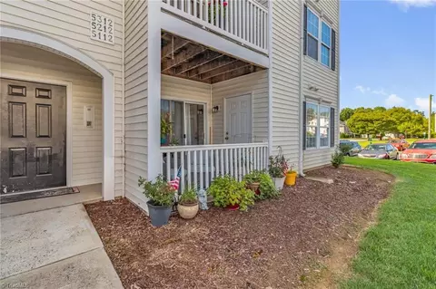 5112 Mcconnell Dr, Kernersville, NC 27284