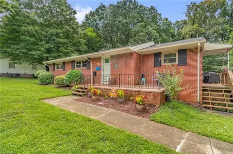 106 Azalea Dr, Winston Salem, NC 27105