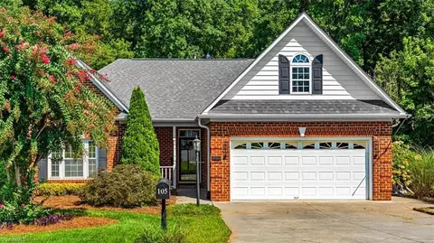 105 Meadows Edge Rd, Clemmons, NC 27012
