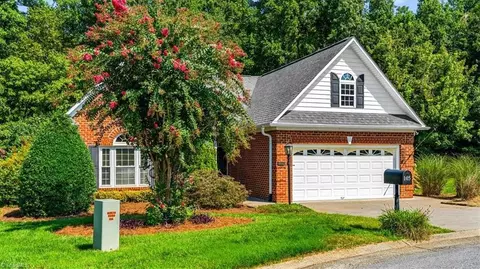 105 Meadows Edge Rd, Clemmons, NC 27012 photo 3