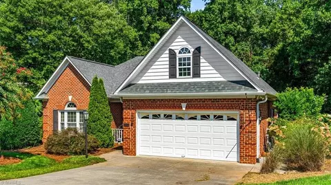105 Meadows Edge Rd, Clemmons, NC 27012 photo 2