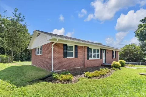 6166 Haywood St, Clemmons, NC 27012