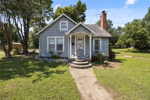 312 Woodlawn Dr, Thomasville, NC 27360