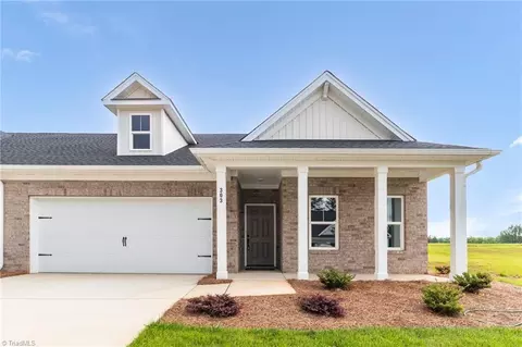 403 Creekside Ter, Clemmons, NC 27012