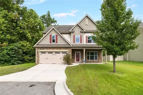 6744 Planters Dr, High Point, NC 27265