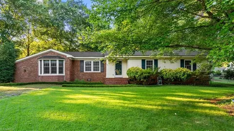 604 Oakdale St, Liberty, NC 27298