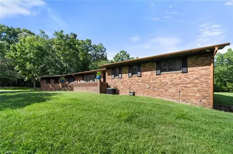 7029 Penman Rd, High Point, NC 27263
