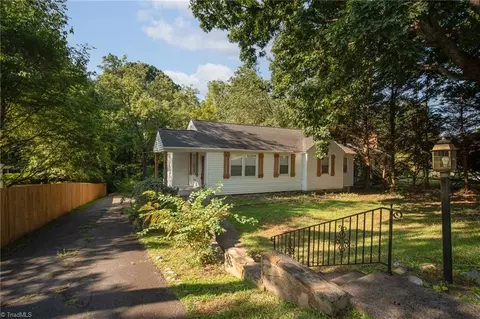 2450 Cherokee Ln, Winston Salem, NC 27103