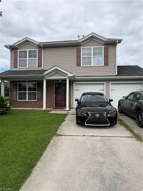 8 Coriander Ct, Greensboro, NC 27406