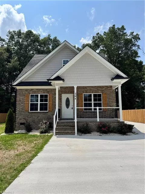 1413 Keogh St, Burlington, NC 27215