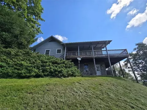 979 Wagon Rd, Warrensville, NC 28693