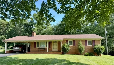 186 Ashley Dr, Dobson, NC 27017