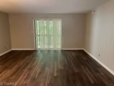 203 Driftwood Ln, Winston Salem, NC 27104
