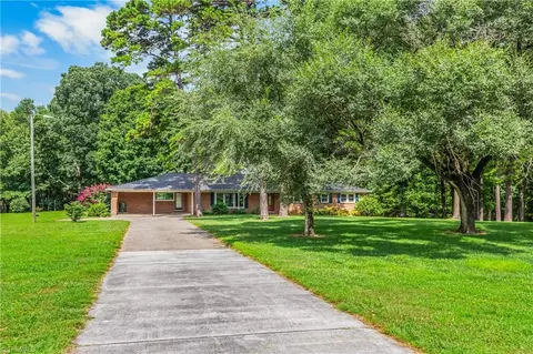 8544 Walnut Cove Rd, Walnut Cove, NC 27052