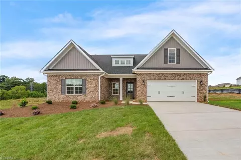 3701 Pasture View Dr, Summerfield, NC 27358
