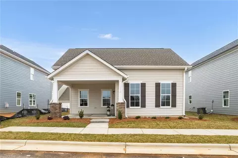 1716 Creekline Dr, Kernersville, NC 27284