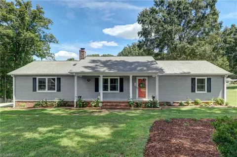 8100 Oak Arbor Rd, Greensboro, NC 27455