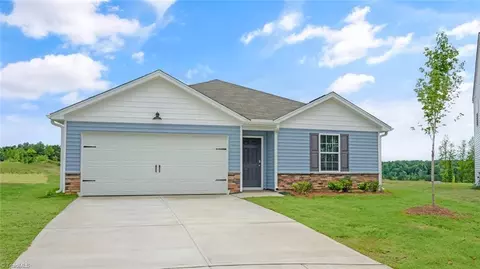300 Aspen Place Ct, Thomasville, NC 27360