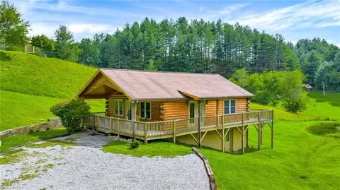 637 River Country Rd, Piney Creek, NC 28663