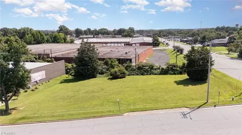 1300 Starr Dr, High Point, NC 27260