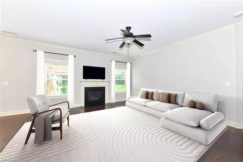Living - 2403 Hammock Dr, High Point, NC 27265 photo 3 of 4
