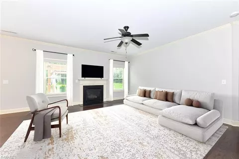 Living - 2403 Hammock Dr, High Point, NC 27265 photo 2 of 4