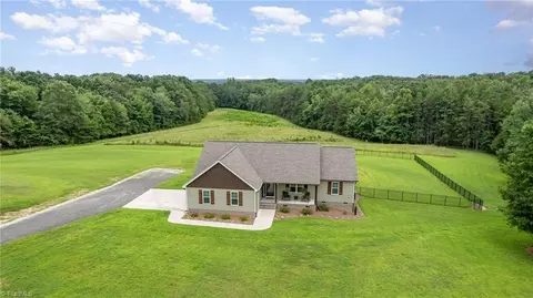 1645 K Fork Rd, Madison, NC 27025 photo 3