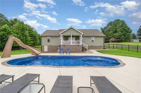 1645 K Fork Rd, Madison, NC 27025 photo 2