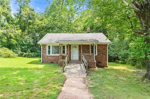 605 Nichols St, Madison, NC 27025