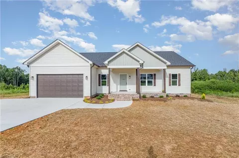 138 Knight Farm Rd, Stokesdale, NC 27357