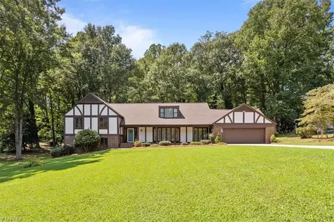1910 Glenn Dr, Reidsville, NC 27320