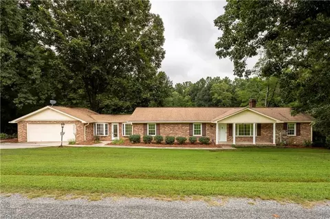 397 Lanier Dr, Lexington, NC 27295