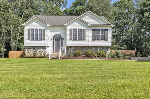 354 Shingle Gap Rd, Purlear, NC 28665
