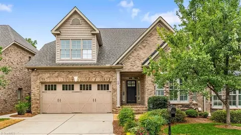 10 Blakeney Pl, Greensboro, NC 27408