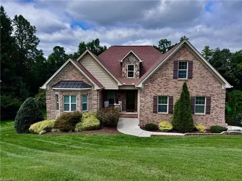8539 Sheppards Run Dr, Kernersville, NC 27284