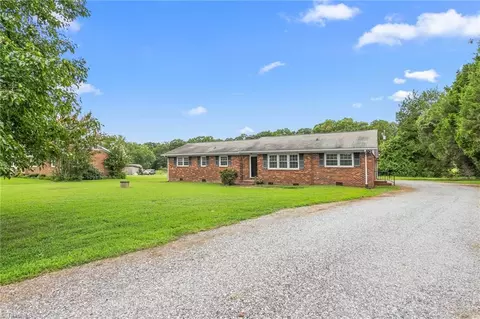 3949 Lewiston Rd, Summerfield, NC 27358