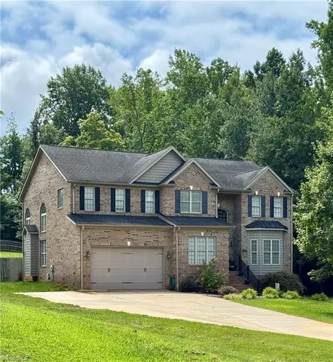 2996 Autumn Acres Ln, Trinity, NC 27370
