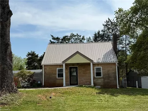 2039 Scalesville Rd, Summerfield, NC 27358
