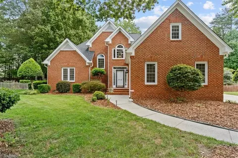 4918 Setter Ct, Jamestown, NC 27282