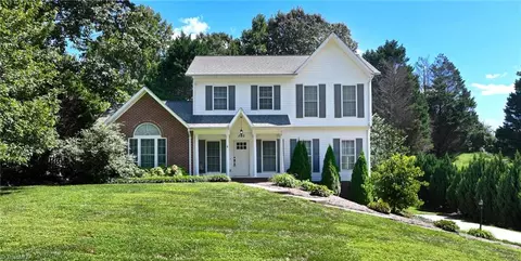 806 Stonebridge Dr, Wilkesboro, NC 28697