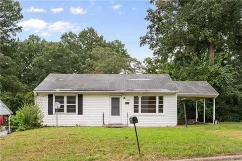 507 Cox Ave, Thomasville, NC 27360