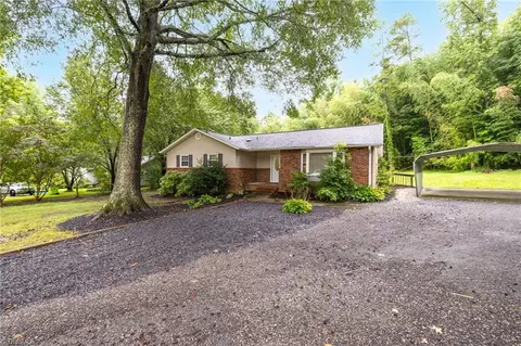 4316 Lormar Rd, Greensboro, NC 27406