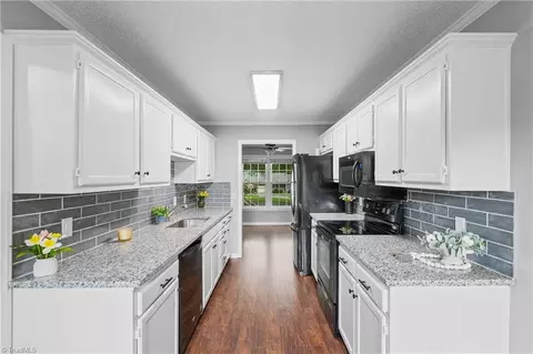 105 Forrest Oaks Dr, King, NC 27021 photo 10